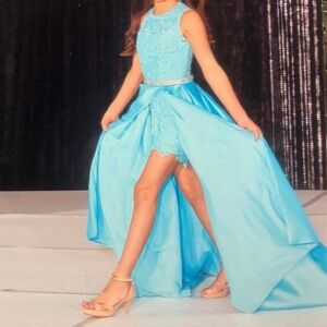 Stunning Aqua MacDuggal Pageant Fun Fashion Gown